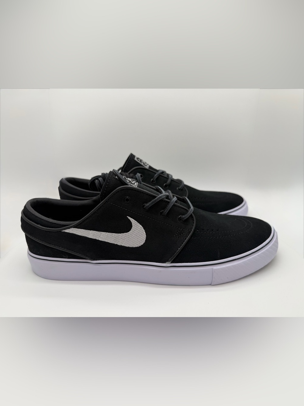 Nike SB Zoom Janoski OG Men’s Black Skate Sneakers with White Swoosh